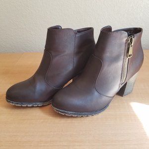 Bamboo Faux Leather Zip-Up Ankle Boots Size 8.5